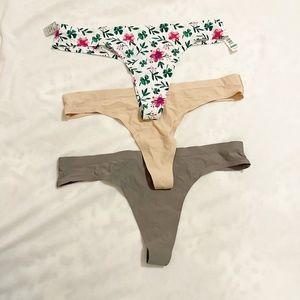 Sophie B Intimates Seamless Thong Panties Set of 3 Size Large NWT